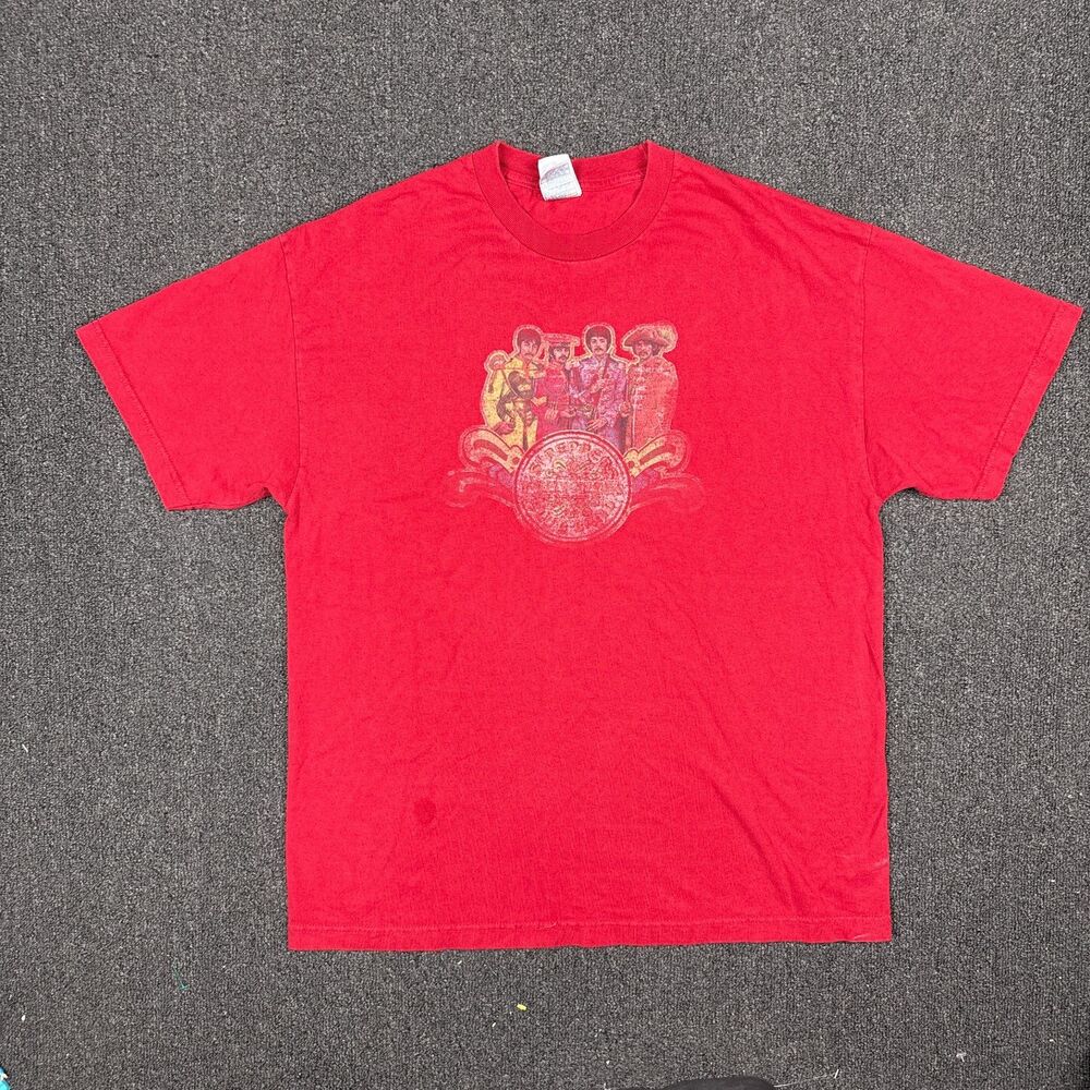 Vintage The Beatles SGT Peppers Lonely Hearts 2006 Band Red T Shirt Size Large